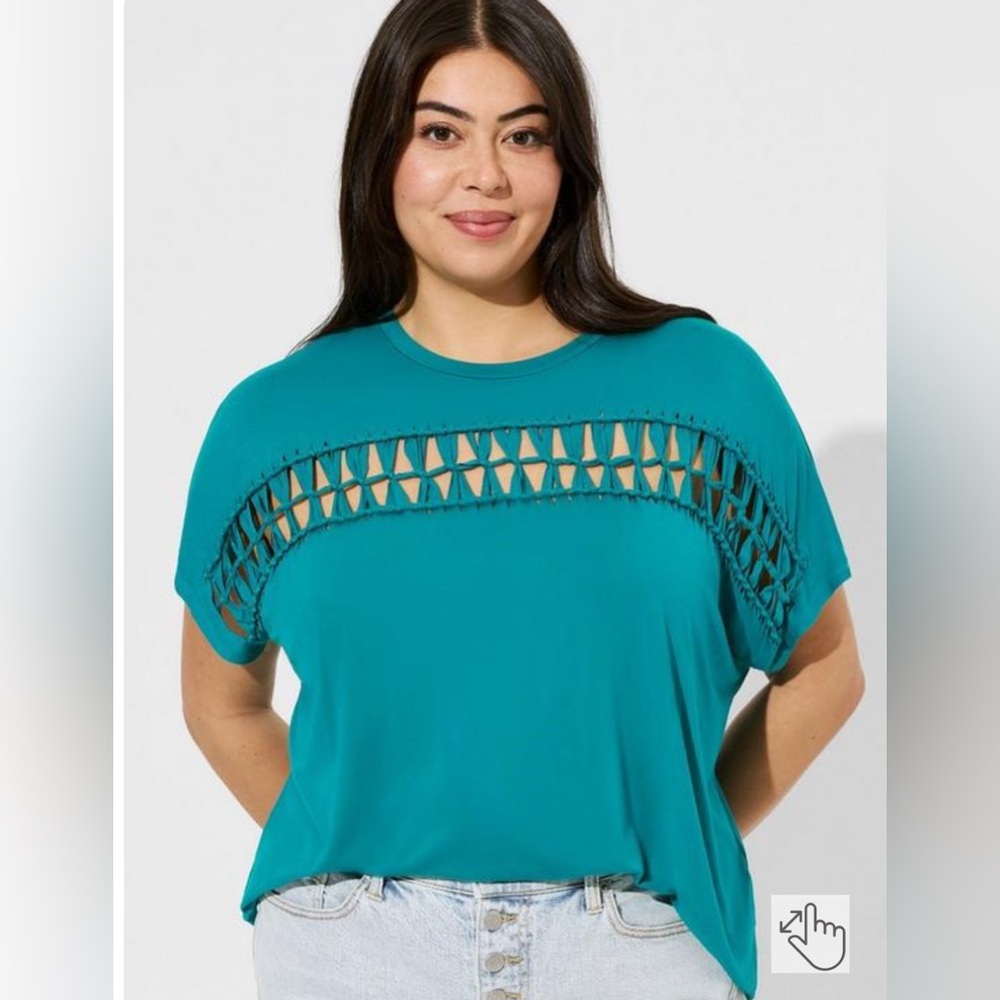 Torrid Knit Jersey Crew Neck Front Cutout Jersey Tee. Size 2